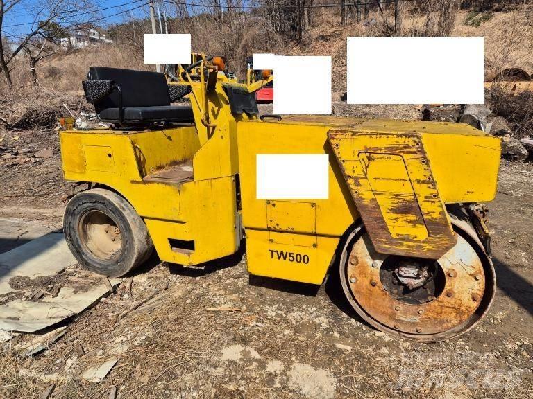 Sakai TW 500 双轮压路机