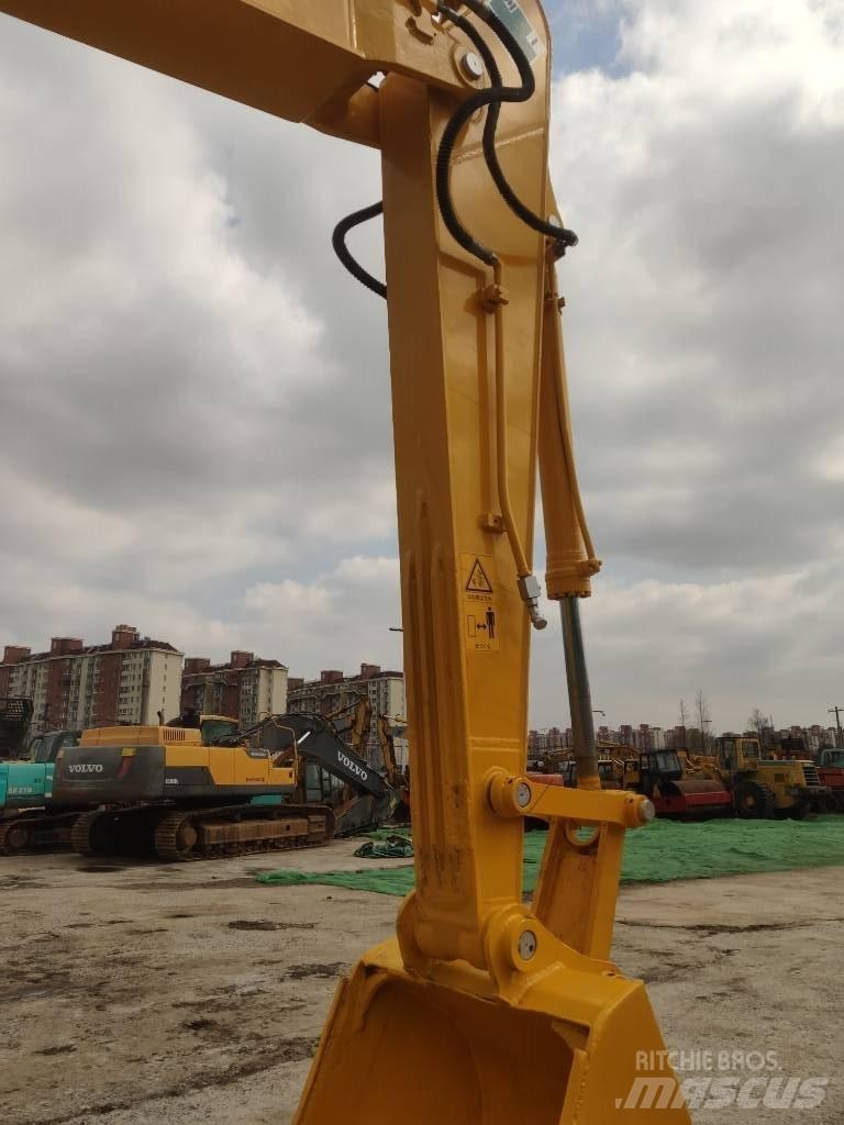 Komatsu PC 200-8 中型挖掘机