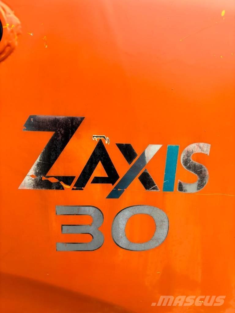 Hitachi ZX 30 小型挖掘机