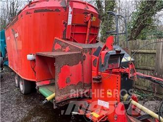 Kuhn EuroMix 供料器