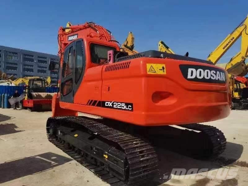 Doosan DX 225 履带挖掘机