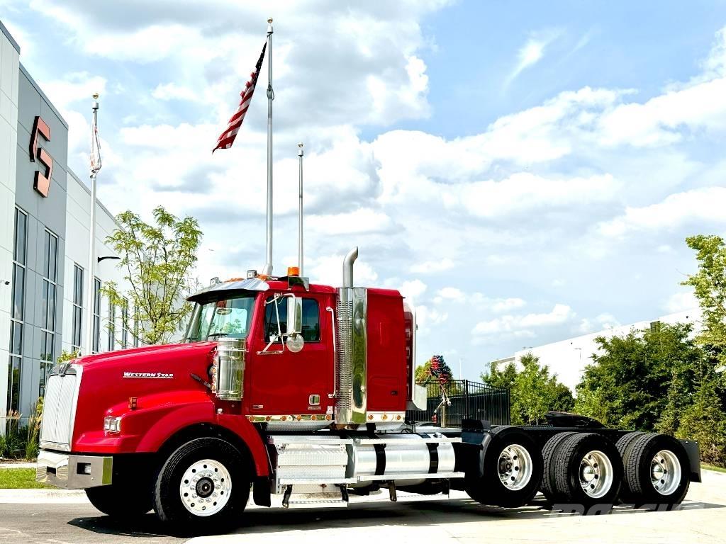 Western Star 4900 SB 牵引车