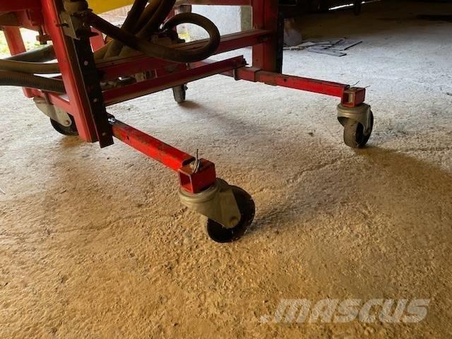 Rau D2-800 悬挂式喷雾机