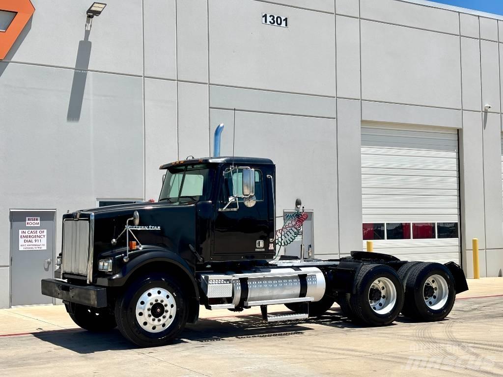 Western Star 4900 牵引车