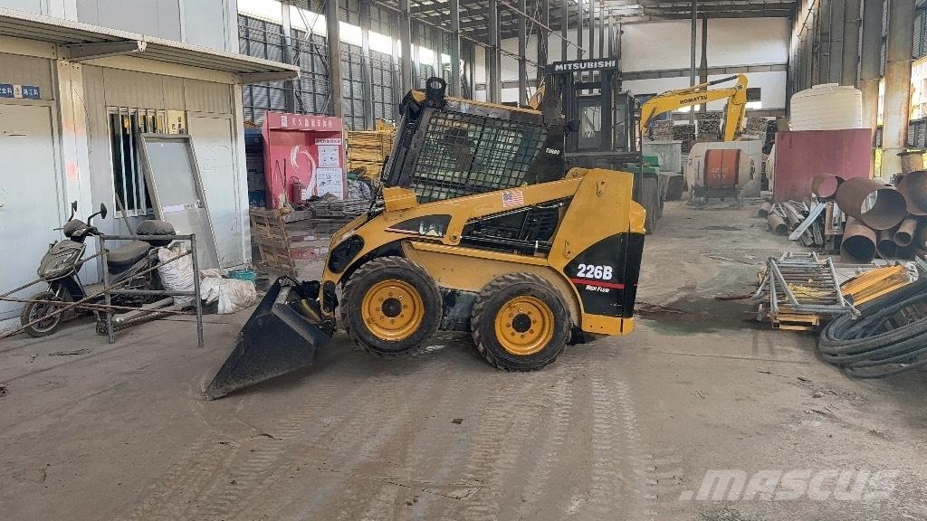 CAT 226 B 滑移装载机