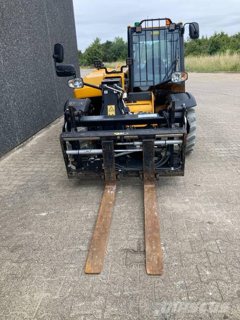 JCB 525-60 E 伸缩臂叉装车|叉装车