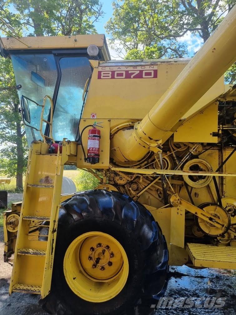 New Holland 8070, 20” 联合收割机