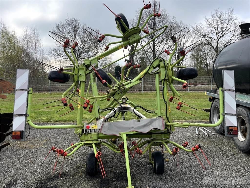 CLAAS VOLTO 770 犁耙和摊草机