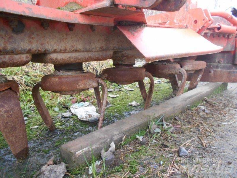 CLAAS Quadrant 1150 方捆打捆机