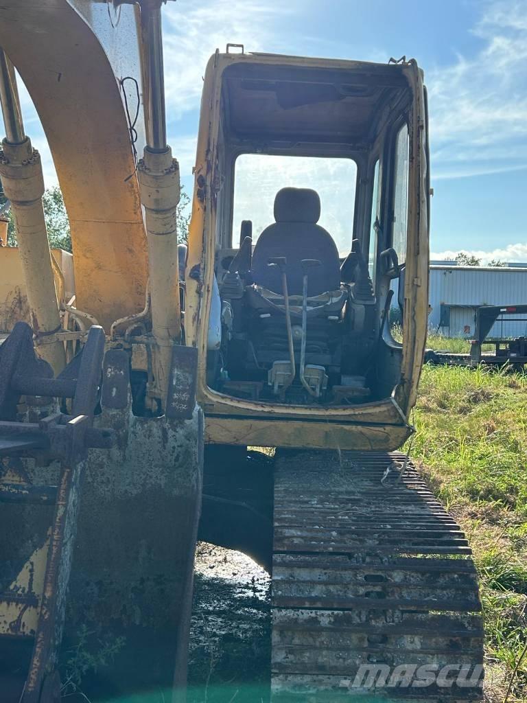 John Deere 120 履带挖掘机