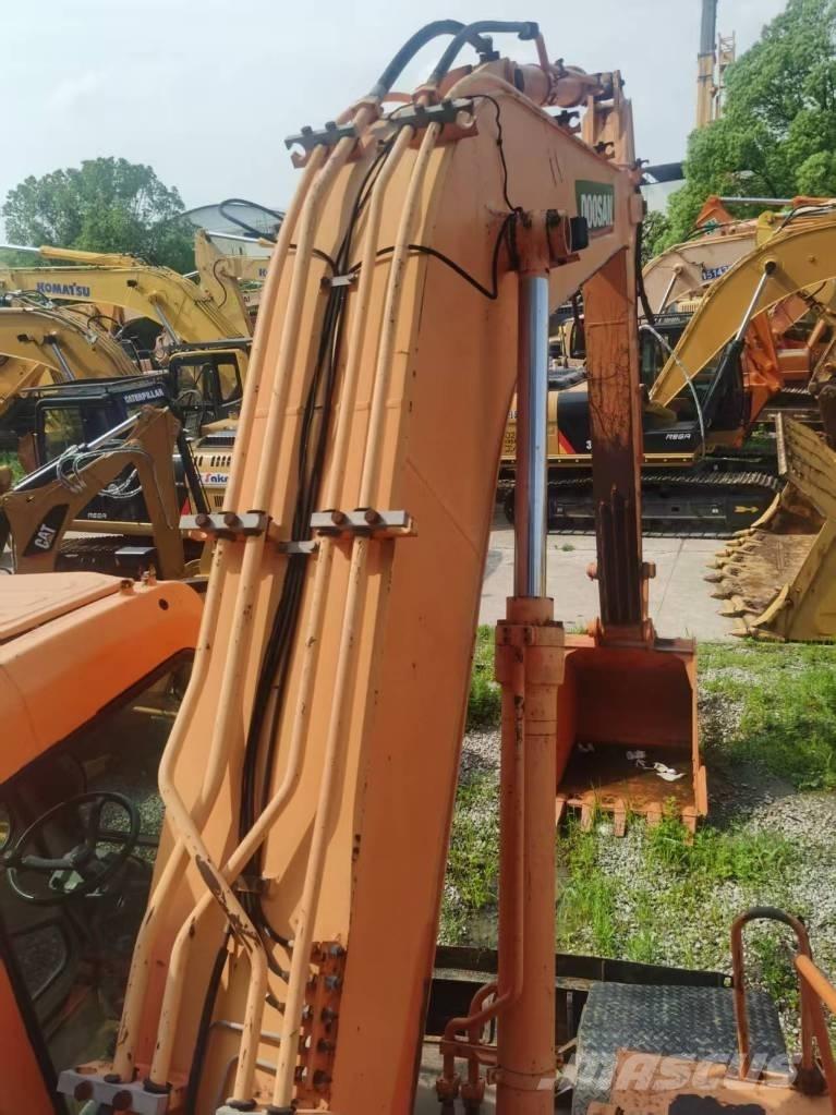 Doosan DH 210 W-7 轮式挖掘机