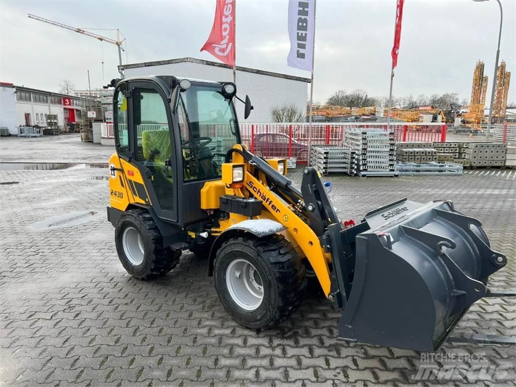 Schäffer 2430 滑移装载机