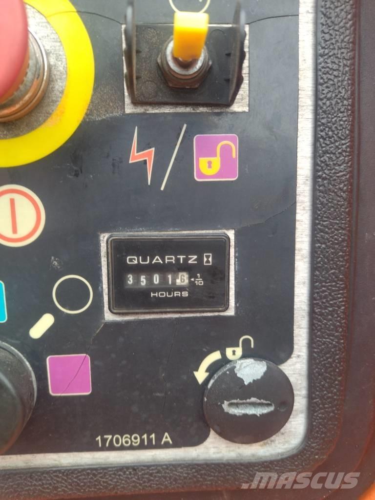 JLG 1350 SJP 直臂高空工作平台