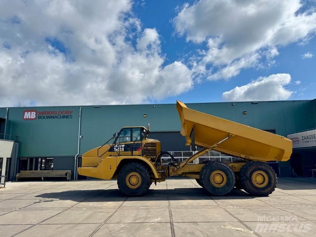 CAT 735 铰接式自卸车
