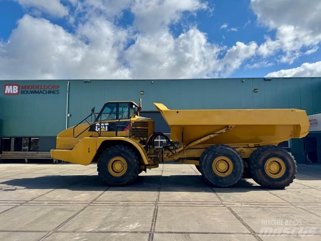 CAT 735 铰接式自卸车