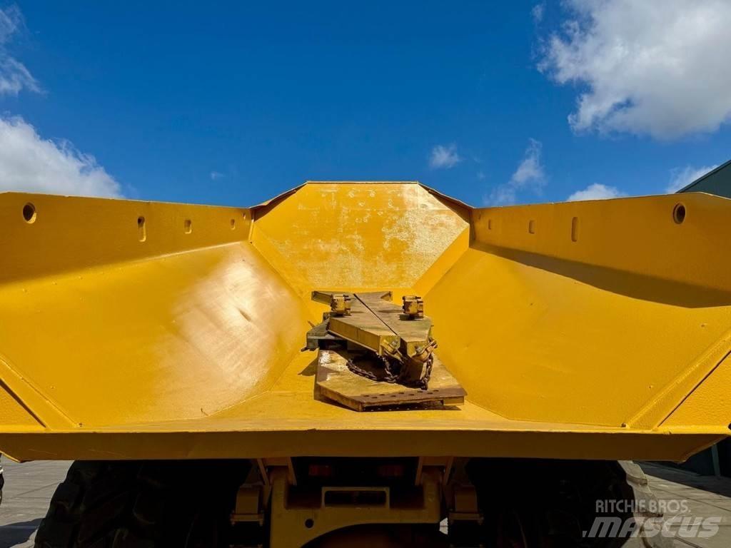 CAT 735 铰接式自卸车