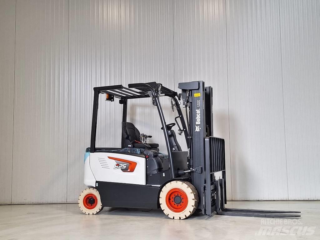 Bobcat B25X-7 PLUS 电动叉车