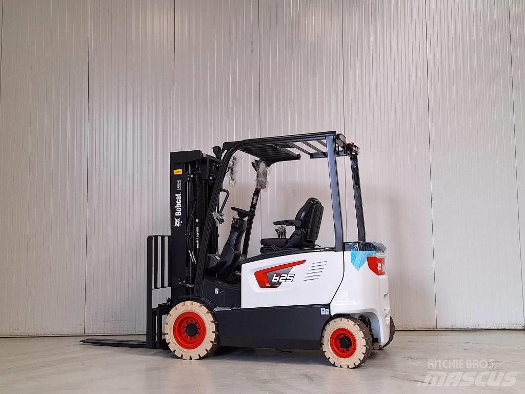 Bobcat B25X-7 PLUS 电动叉车