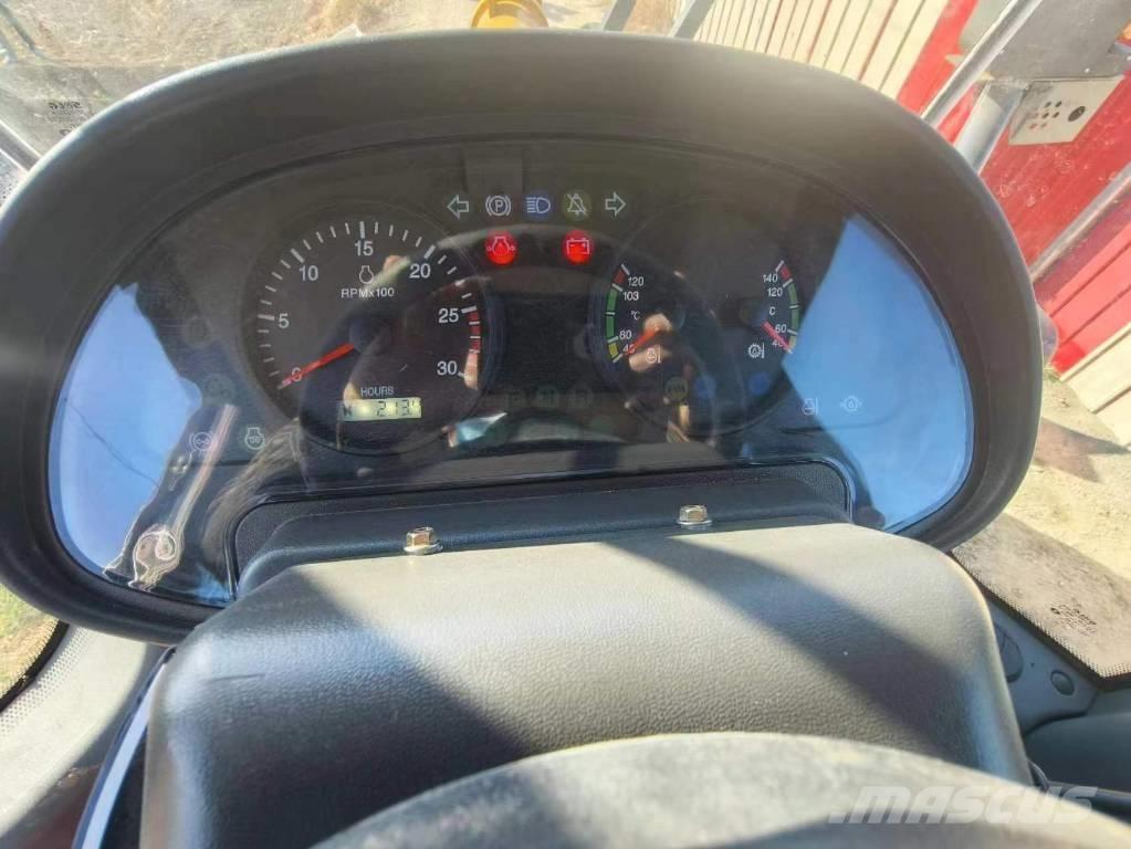 Komatsu WA 320-5 轮式装载机