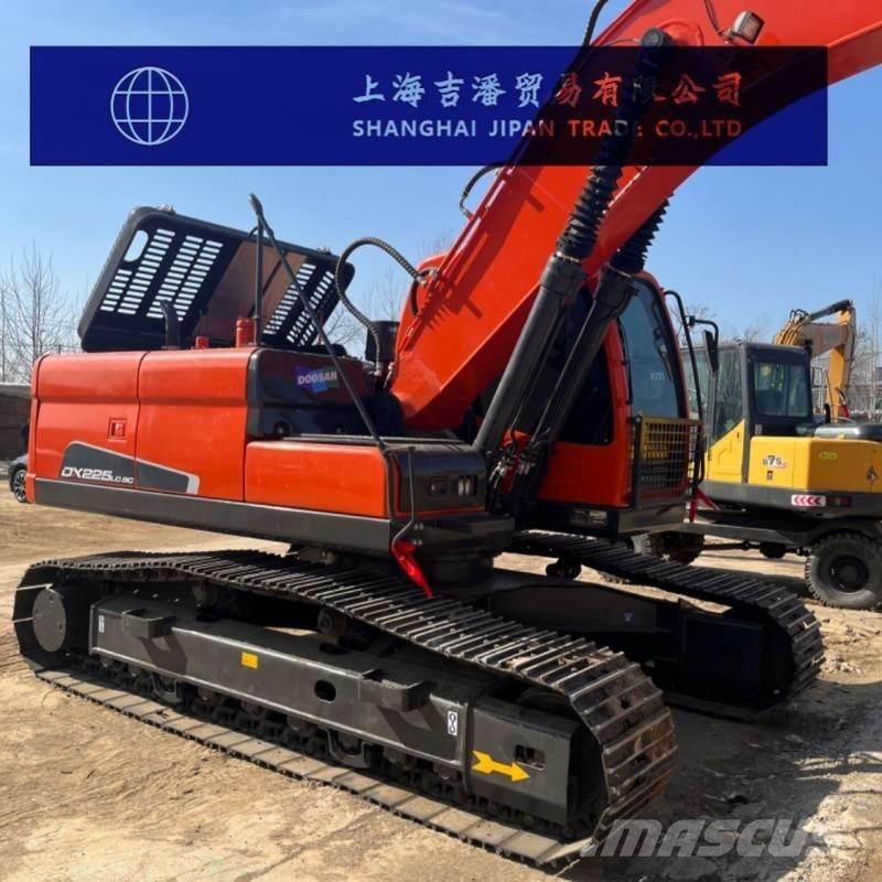 Doosan DX 225 LC 履带挖掘机