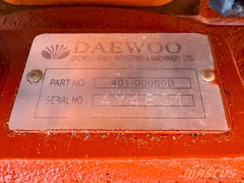 Doosan SOLAR 210W 轮式挖掘机
