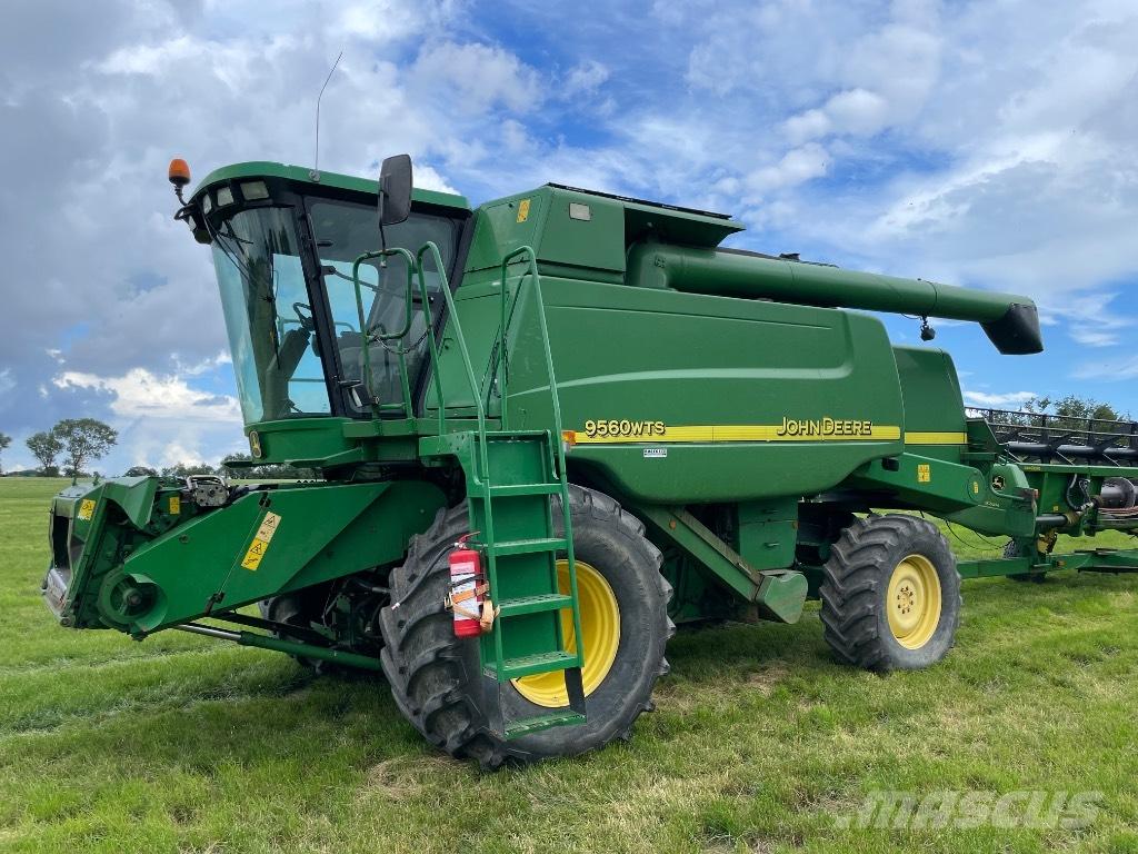 John Deere 9560 WTS 联合收割机