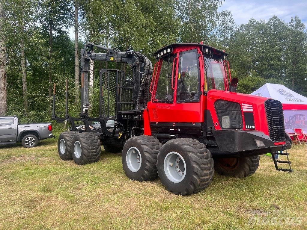 Komatsu 835 集运机