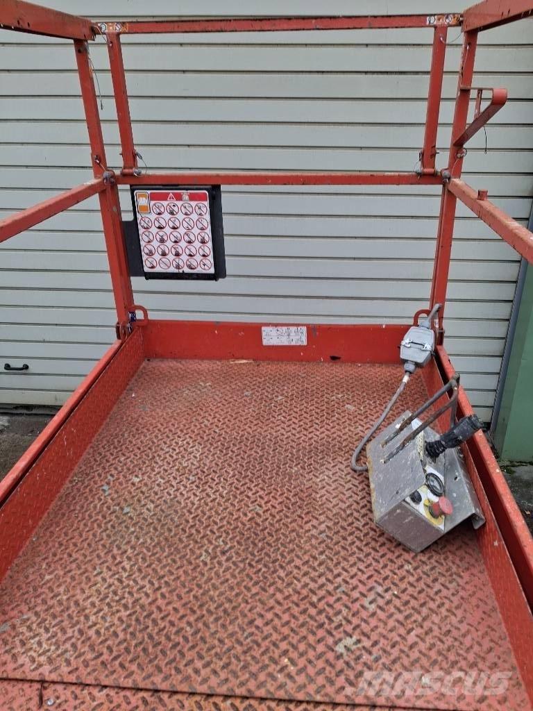 SkyJack SJ III 4632 剪叉式升降机