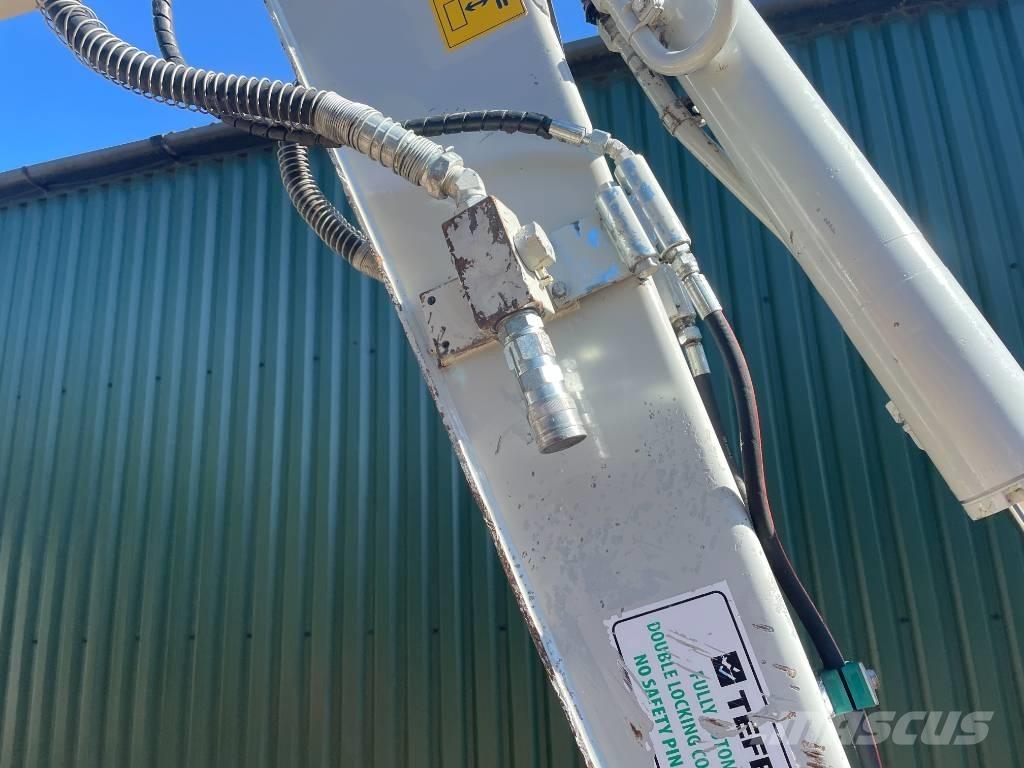 Takeuchi TB 250 小型挖掘机