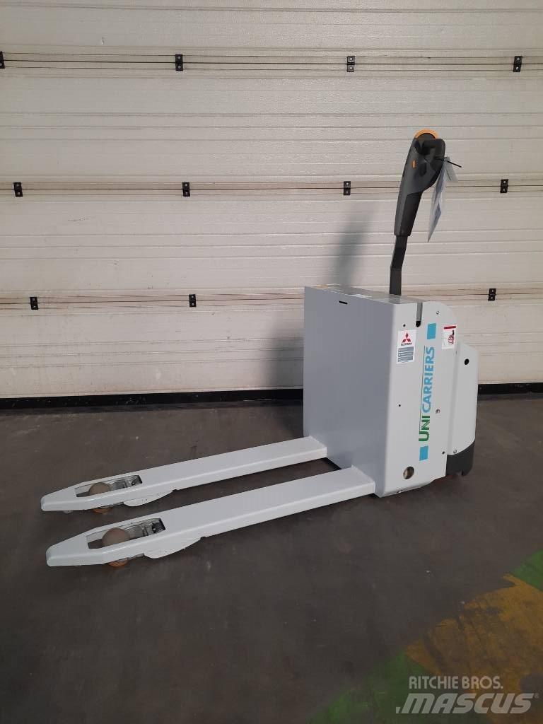 UniCarriers PLL180 手摇升降机