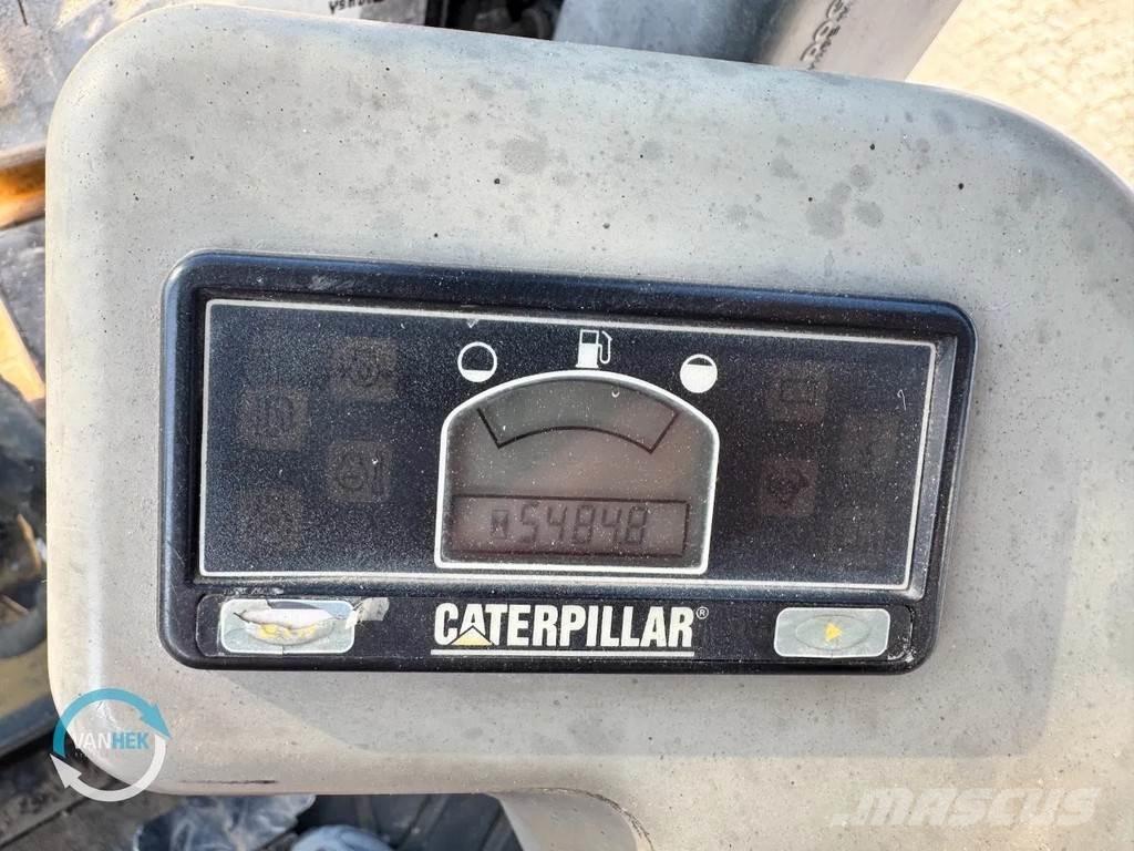 CAT 301.6C 小型挖掘机