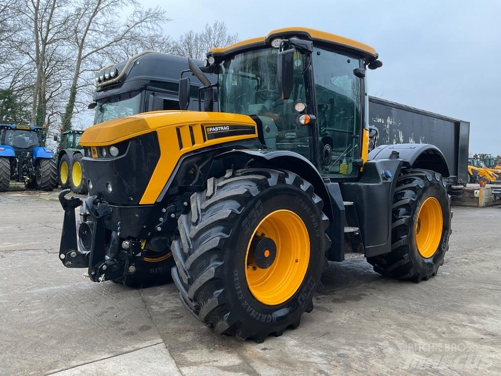 JCB Fastrac 4220 拖拉机/农用车