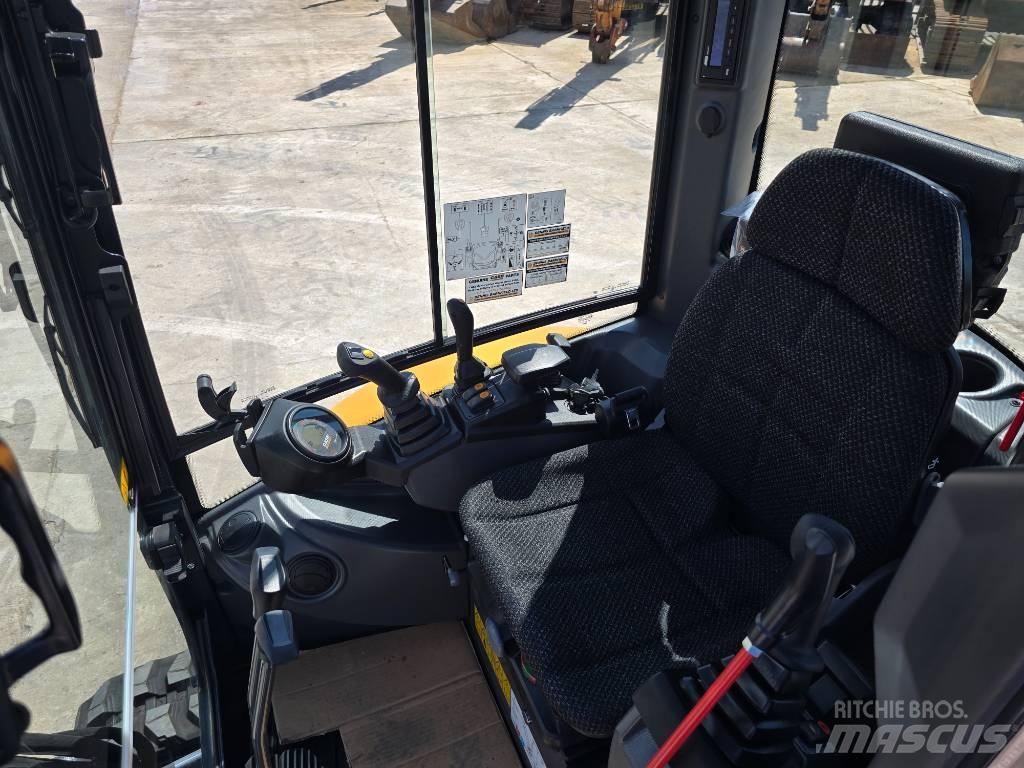 CASE CX25D 小型挖掘机