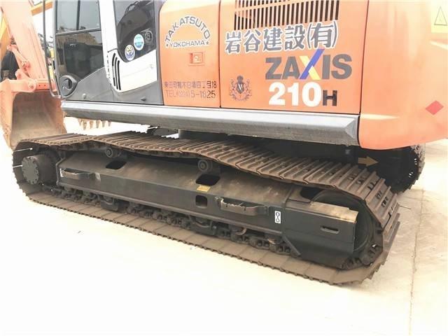 Hitachi ZX 210 履带挖掘机
