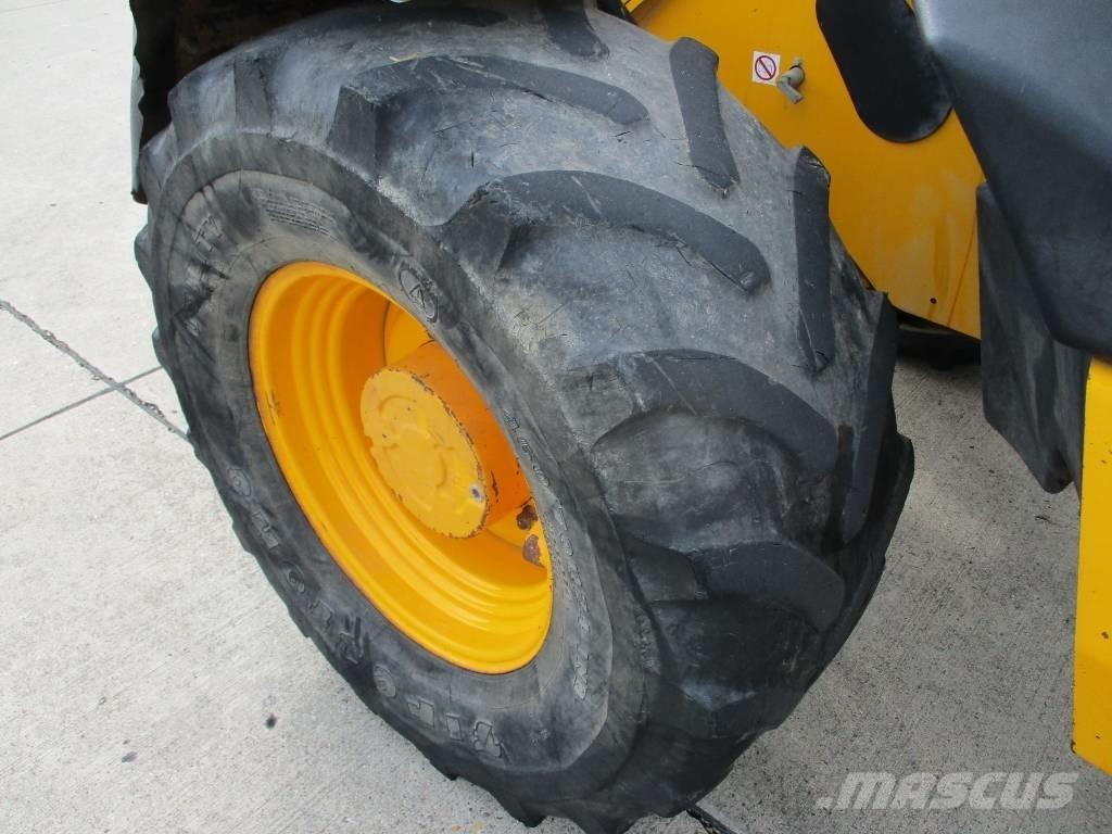 JCB 526 S (628) 伸缩臂叉装车|叉装车