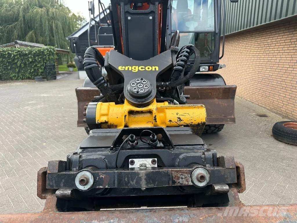 Doosan DX140W-5 轮式挖掘机
