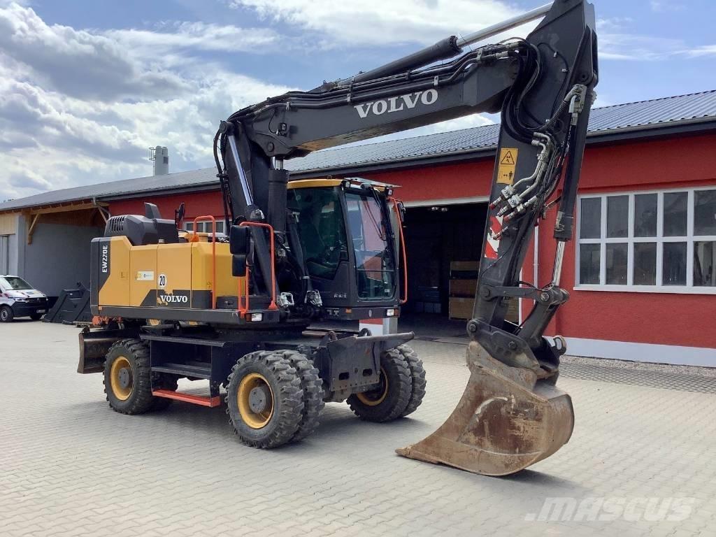 Volvo EW 220 E 轮式挖掘机