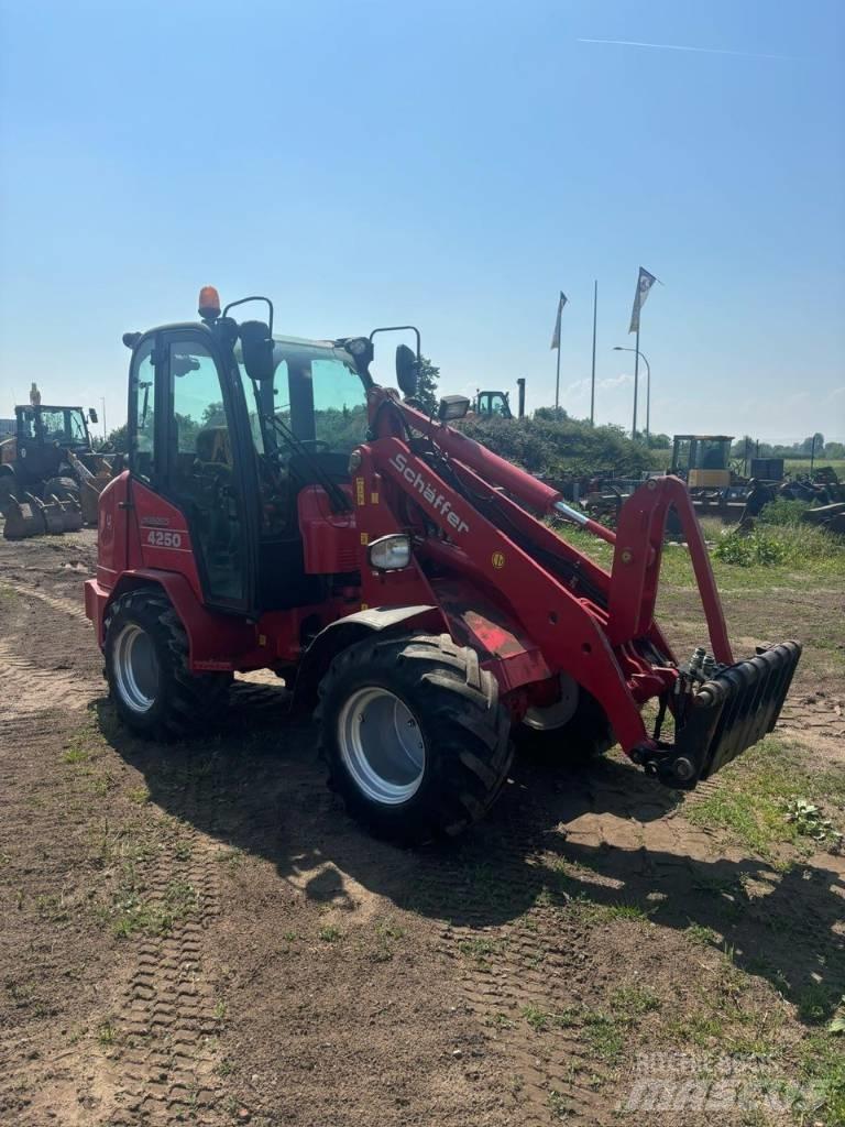 Schäffer 4250 小型装载机