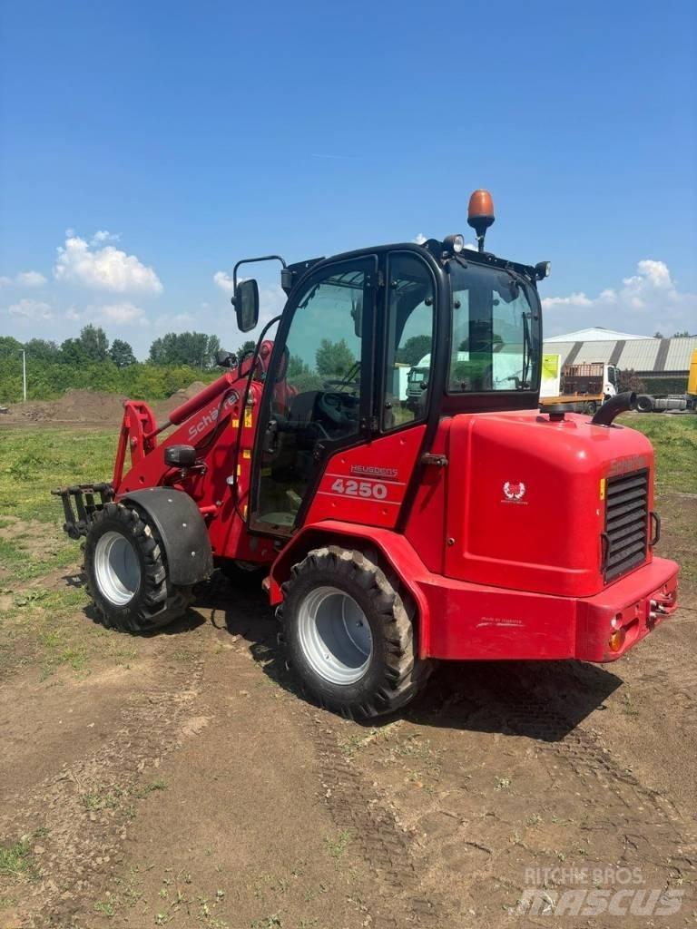 Schäffer 4250 小型装载机