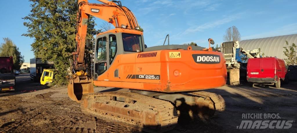 Doosan 225 LC 履带挖掘机