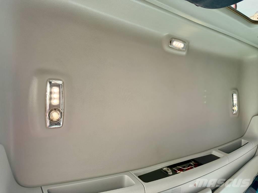 Kenworth T 880 牵引车