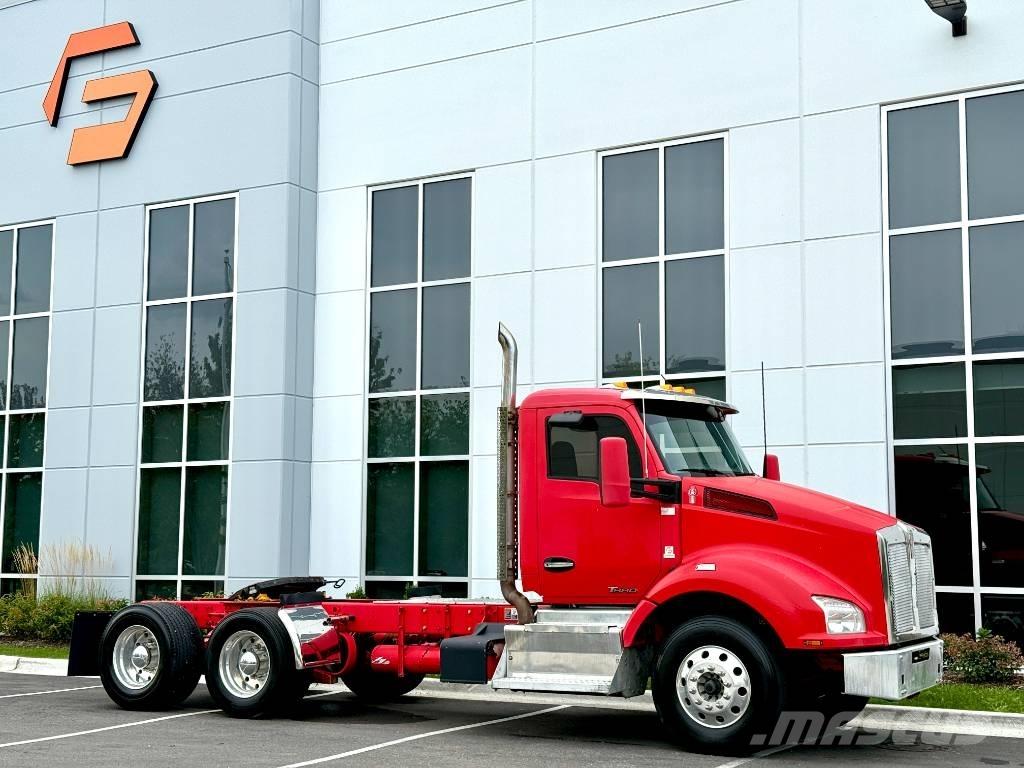 Kenworth T 880 牵引车