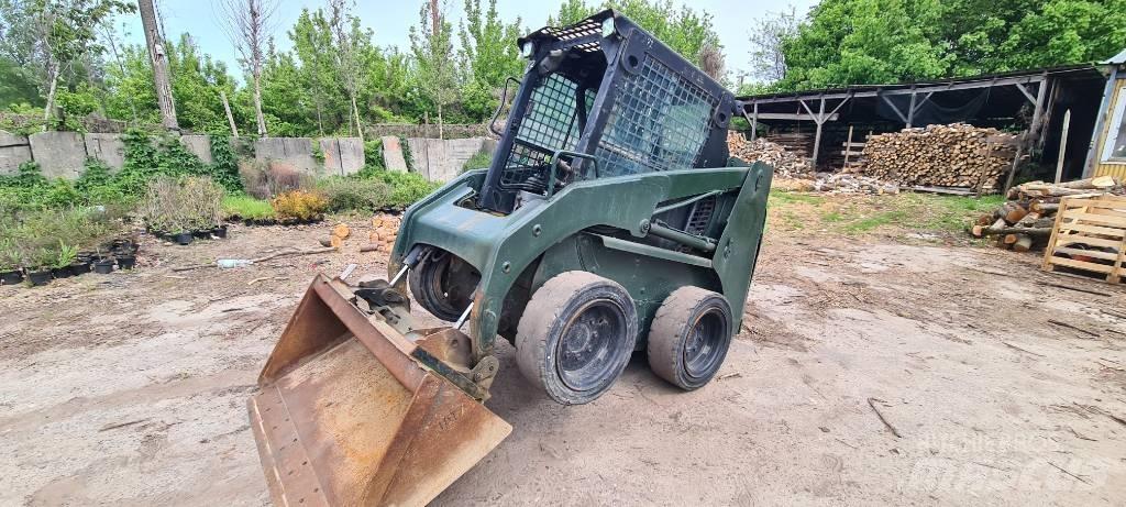 CAT 226 滑移装载机