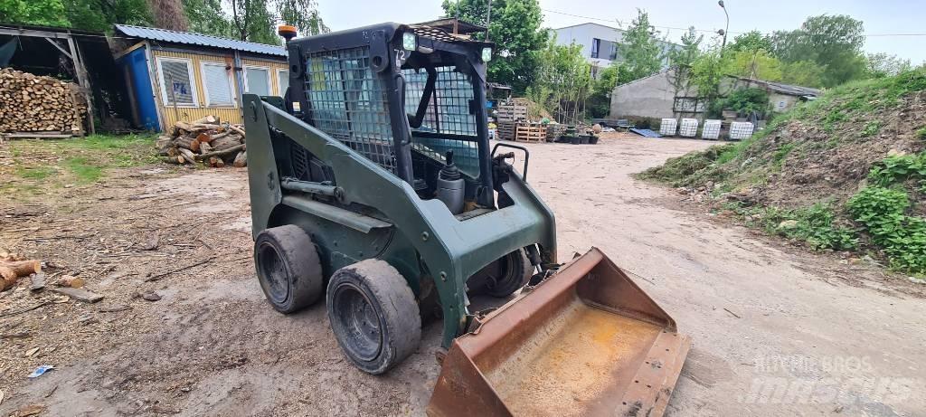 CAT 226 滑移装载机