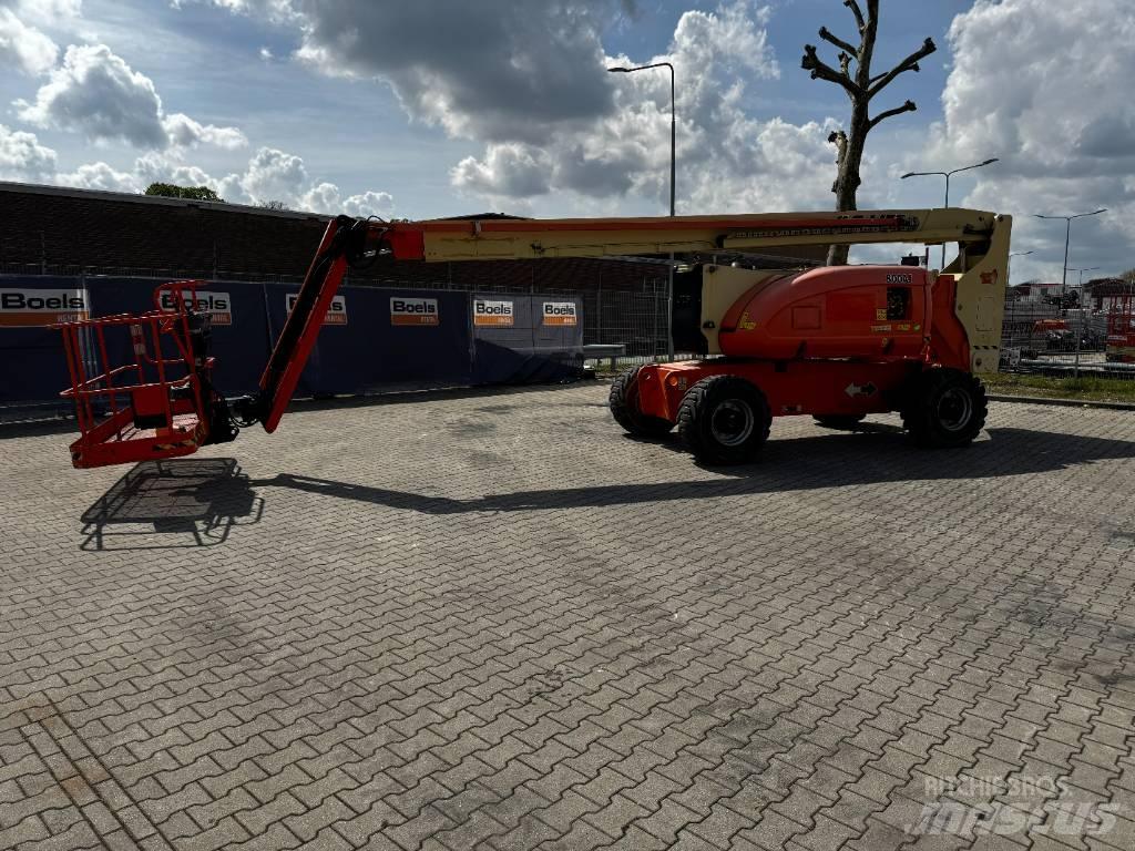 JLG 800AJ 曲臂高空工作平台
