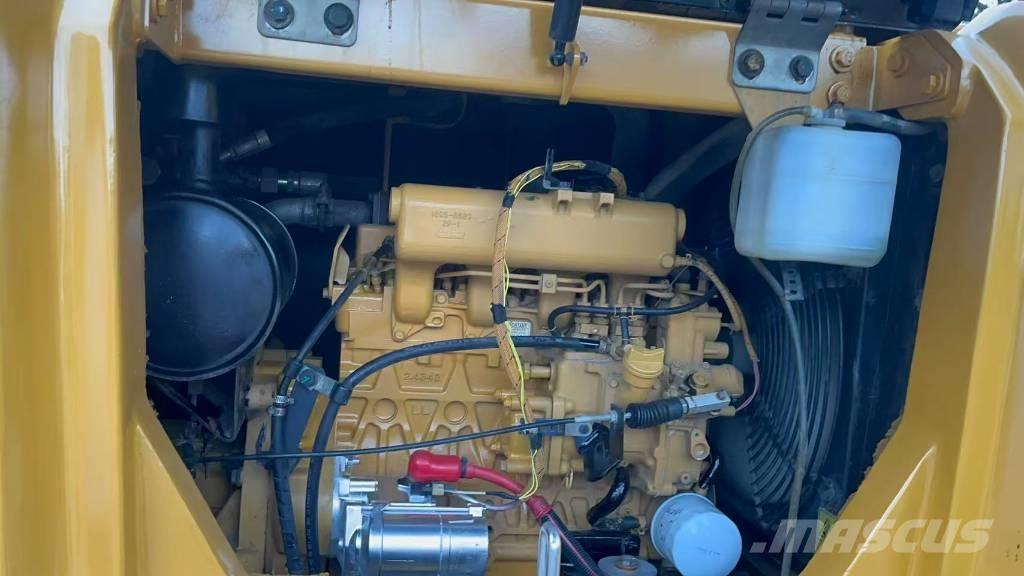 CAT 307 中型挖掘机