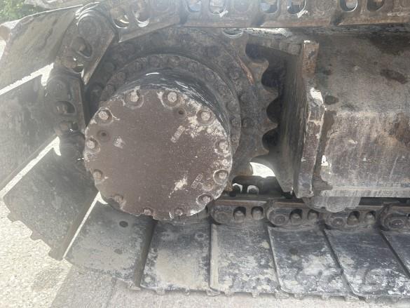 Hitachi ZX225 履带挖掘机