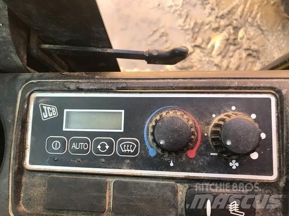 JCB JS131LC 履带挖掘机