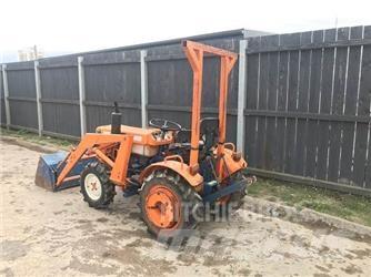 Kubota B7100D 反铲装载机