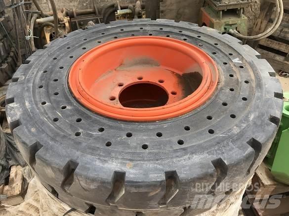  SOLID WHEELS 轮胎、车轮和轮圈